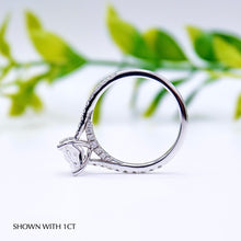 Load image into Gallery viewer, Lucce Firenze Pavé Princess Moissanite