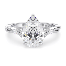 Load image into Gallery viewer, Lucce Alessa Pear Diamond
