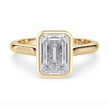 Load image into Gallery viewer, Lucce Carla Emerald Diamond
