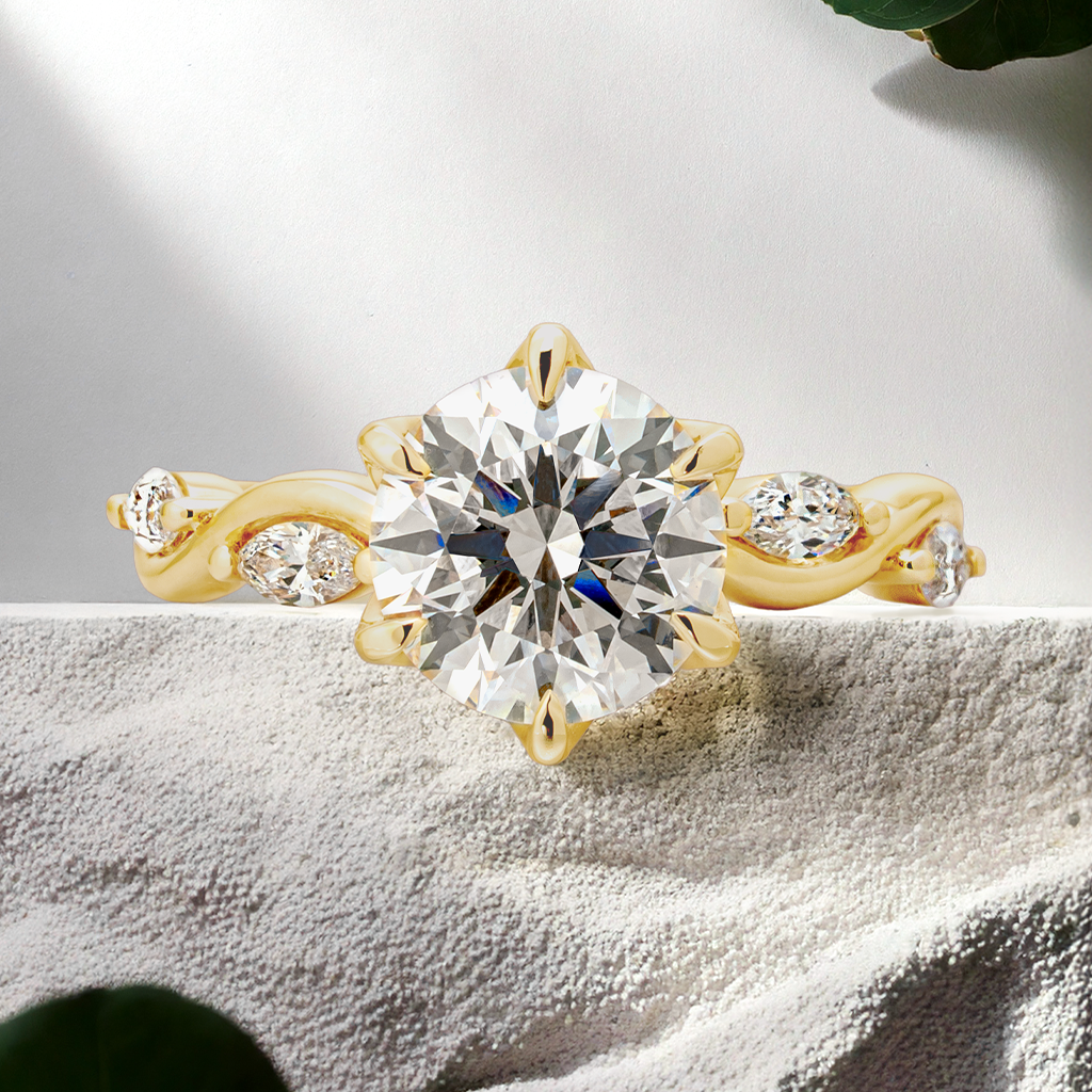 Lucce Constance Petal Round 0.80CT Lab Diamond E VVS2 Id IGI 14K Yellow Gold
