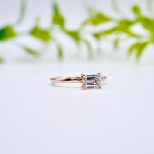 Load image into Gallery viewer, Versa Moissanite
