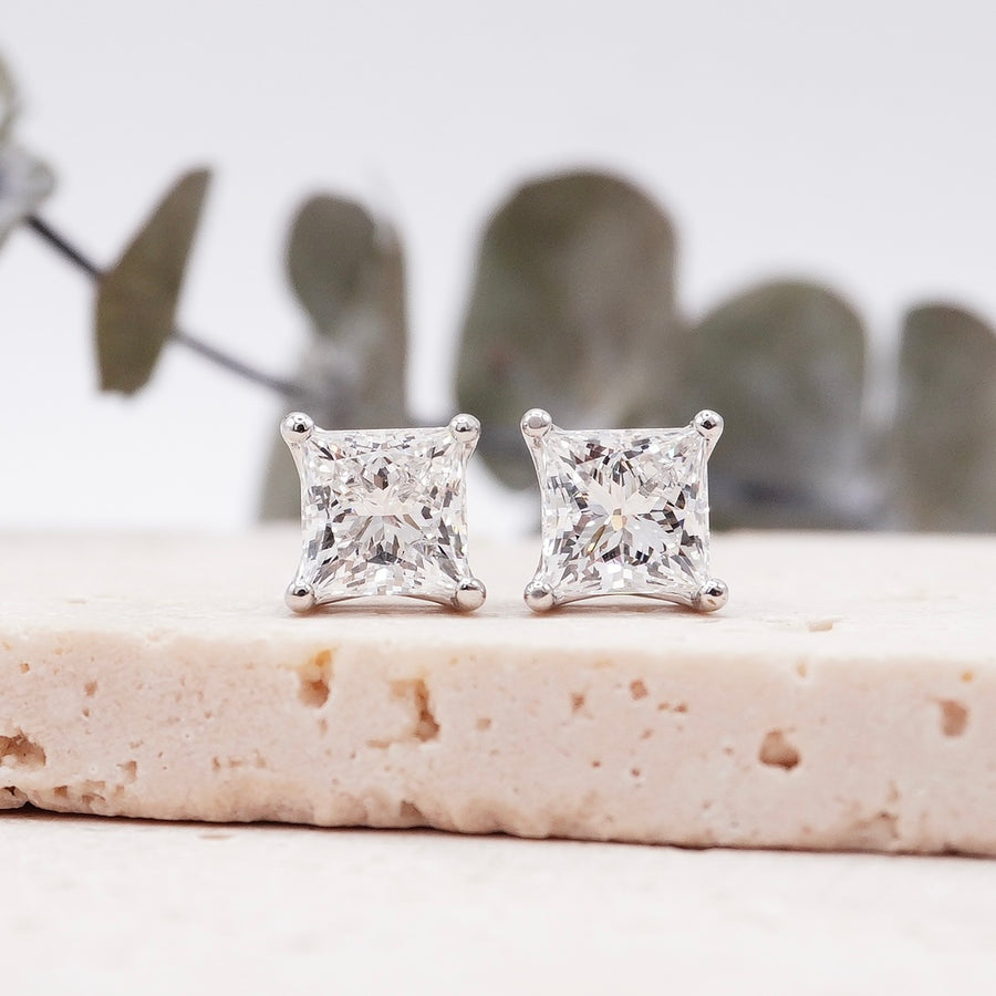 Load image into Gallery viewer, LUCCE KAELA™ Earrings Princess Diamond
