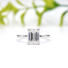 Load image into Gallery viewer, Sapienza Emerald 1.90ct SUPERNOVA Moissanite 14K White Gold
