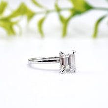 Load image into Gallery viewer, Sapienza Emerald 1.90ct SUPERNOVA Moissanite 14K White Gold
