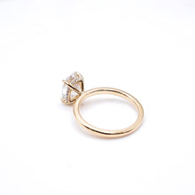 Load image into Gallery viewer, Verona Oval Diamond
