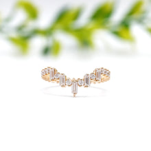 Load image into Gallery viewer, Catherine Band Moissanite
