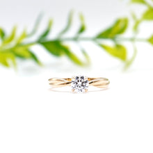 Load image into Gallery viewer, Fiore Solitaire Round Diamond
