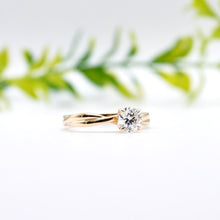 Load image into Gallery viewer, Fiore Solitaire Moissanite
