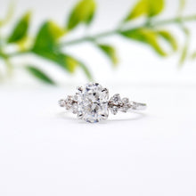 Load image into Gallery viewer, Ellia Oval Moissanite
