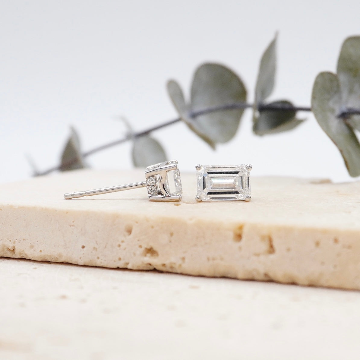Load image into Gallery viewer, LUCCE KAELA™ Earrings Emerald Diamond
