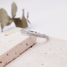 Load image into Gallery viewer, Corse Moissanite
