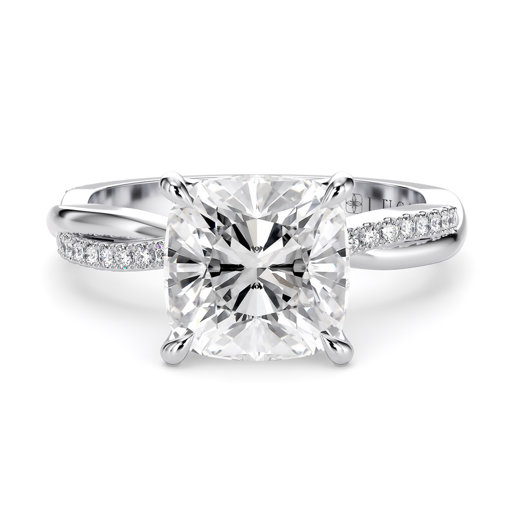 Lucce Fiore Cushion Moissanite