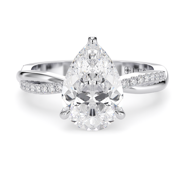 Lucce Fiore Pear Moissanite