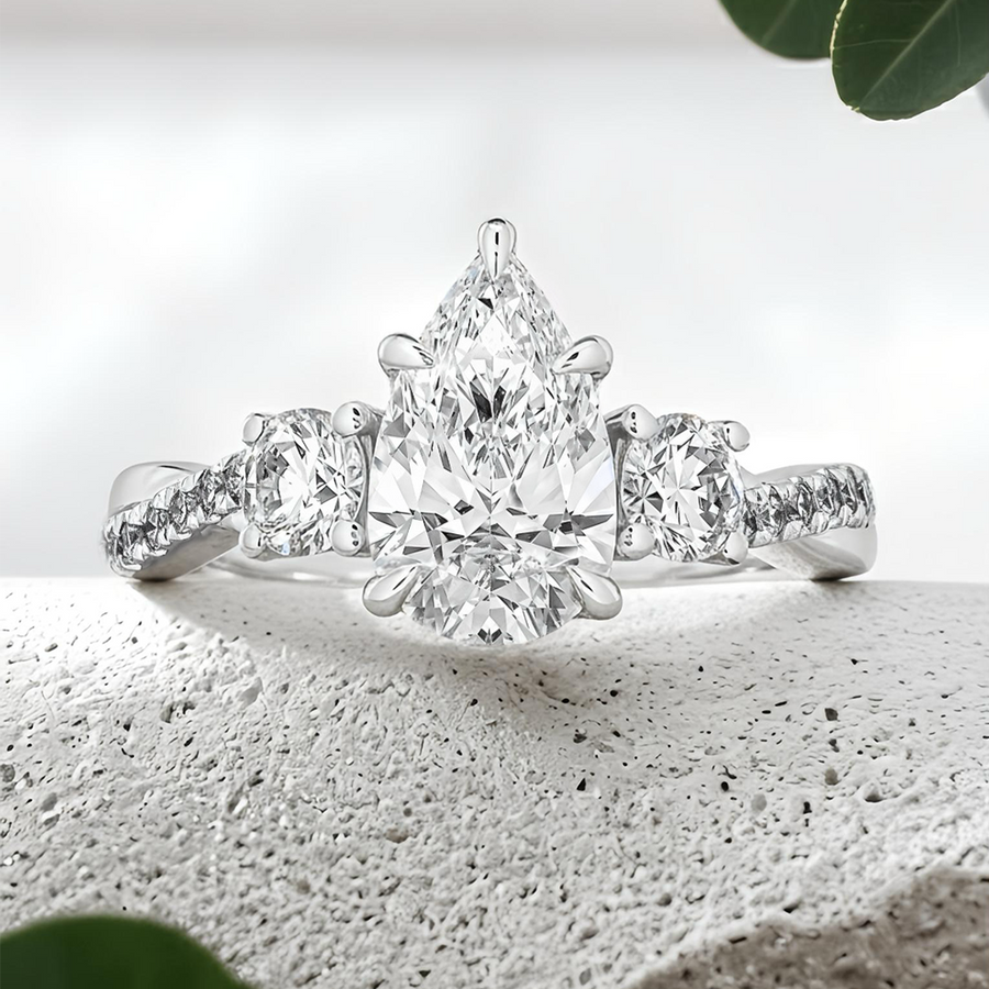Load image into Gallery viewer, LUCCE FIORE™ Trio Pear Lab Diamond 1.08ct D VVS2 IGI 18K White Gold
