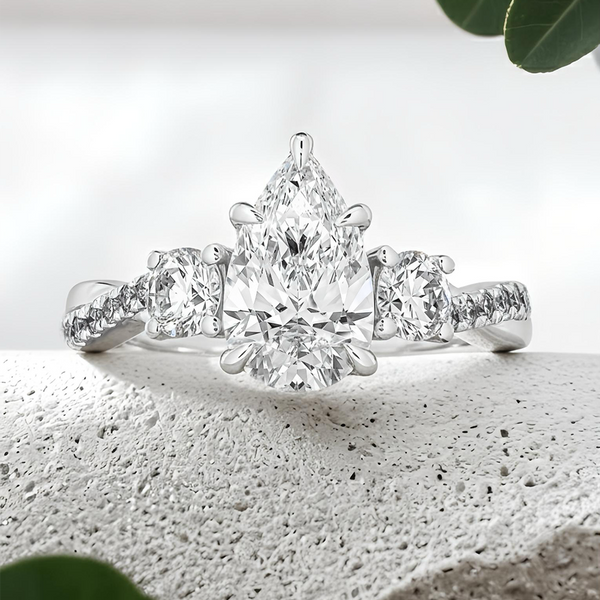 LUCCE FIORE™ Trio Pear Lab Diamond 1.08ct D VVS2 IGI 18K White Gold