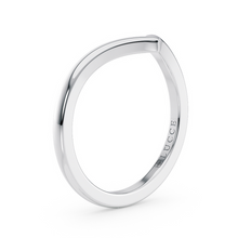 Load image into Gallery viewer, LUCCE Chevron Plain band in Gold or Platinum

