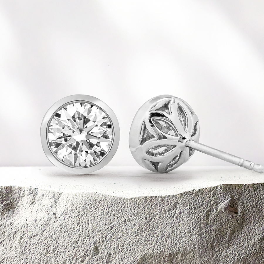 Load image into Gallery viewer, LUCCE CARLISLE™ Round Earrings Lab Diamond 1.68ctw E VVS2 Id IGI Platinum
