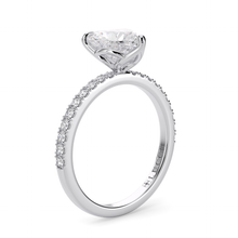 Load image into Gallery viewer, Lucce Lucia Pavé Heart Diamond
