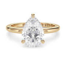 Load image into Gallery viewer, Lucce Lucia Pear Diamond
