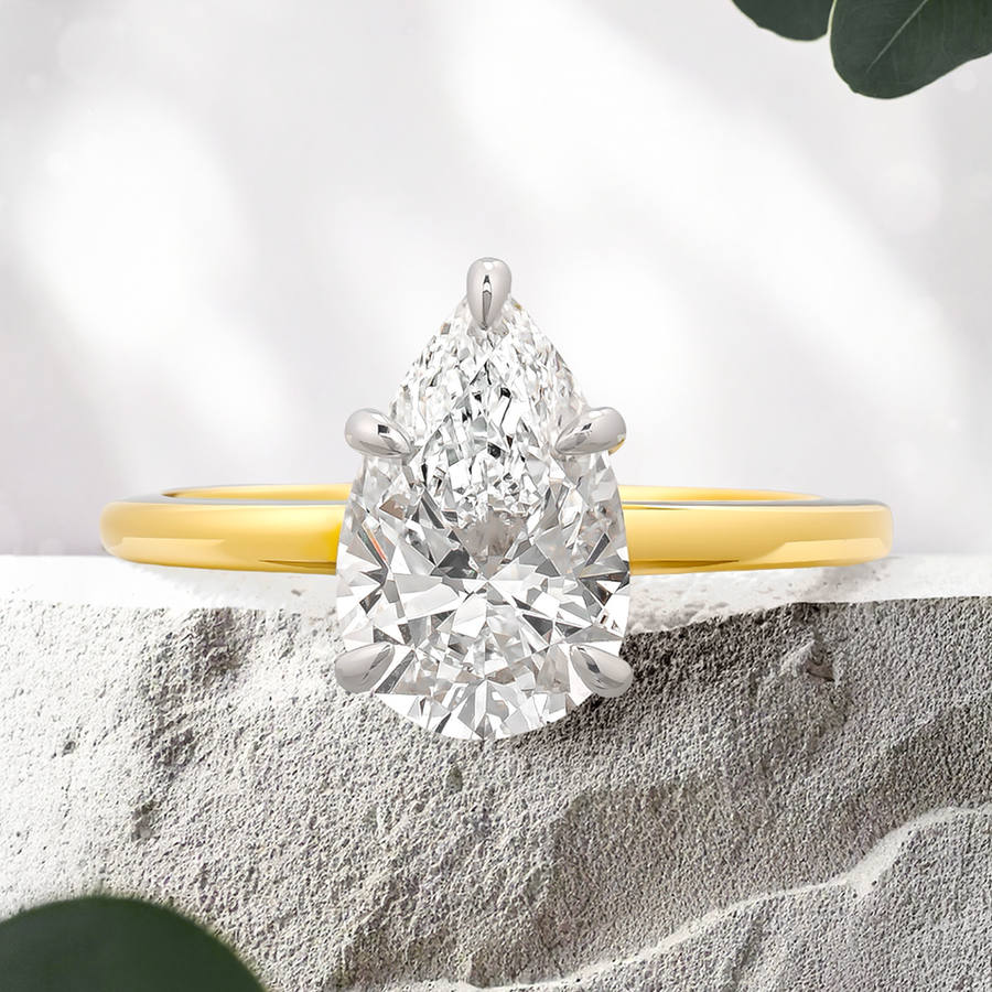 Load image into Gallery viewer, LUCCE VERONA™ Pear Lab Diamond 2.00ct E VS1 Ex IGI 18K Yellow Gold and Platinum Prongs

