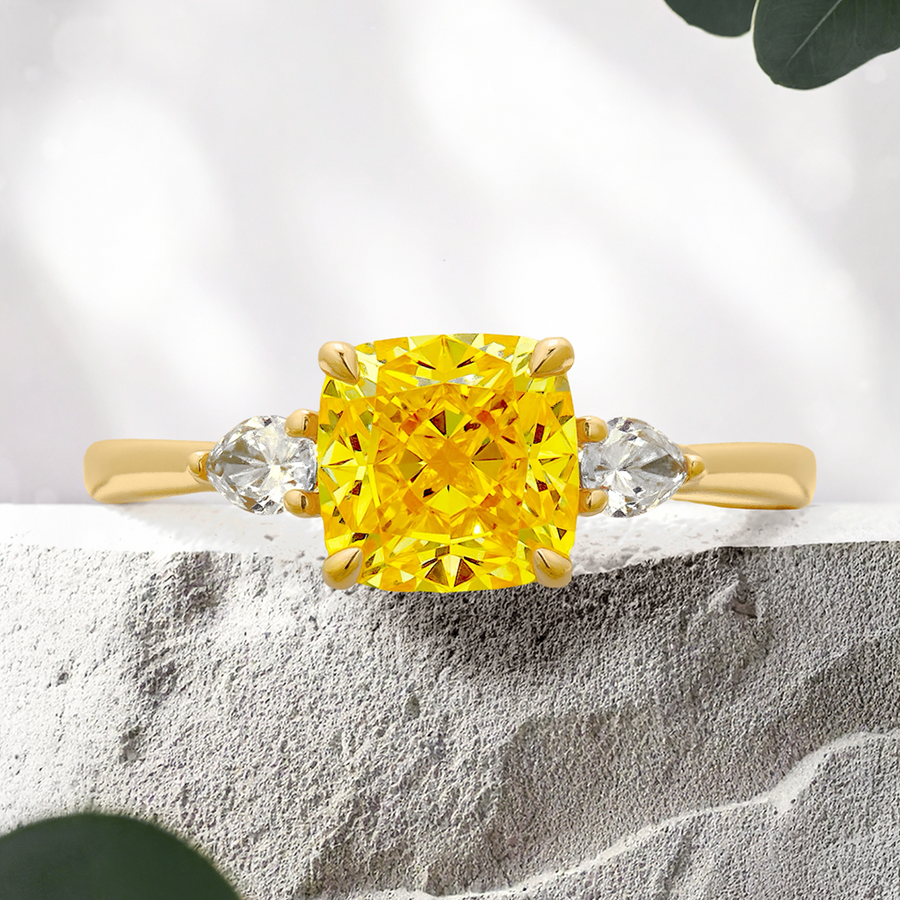 Load image into Gallery viewer, LUCCE SOPHIA™ Cushion SUNBURST™ Lab Diamond 1.41ct FVY VS1 Ex IGI 18K Yellow Gold
