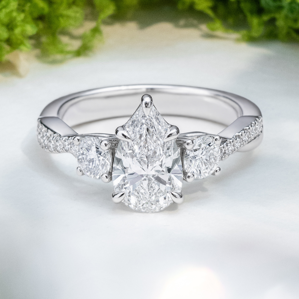 Load image into Gallery viewer, LUCCE FIORE™ Trio Pear Lab Diamond 1.08ct D VVS2 IGI 18K White Gold
