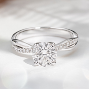 LUCCE FIORE™ Round Lab Diamond 1.01ct D VS1 Id IGI 14K White Gold