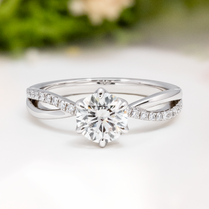 LUCCE FIORE™ Sei Round Lab Diamond 1.06ct D VVS2 Id IGI Platinum