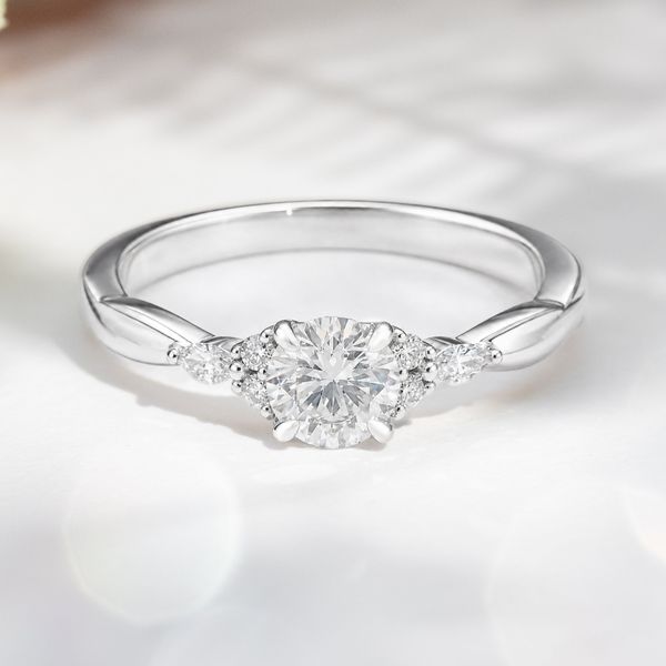 LUCCE ALESSA™ Round Lab Diamond 0.51ct D VVS2 Id IGI 14K White Gold