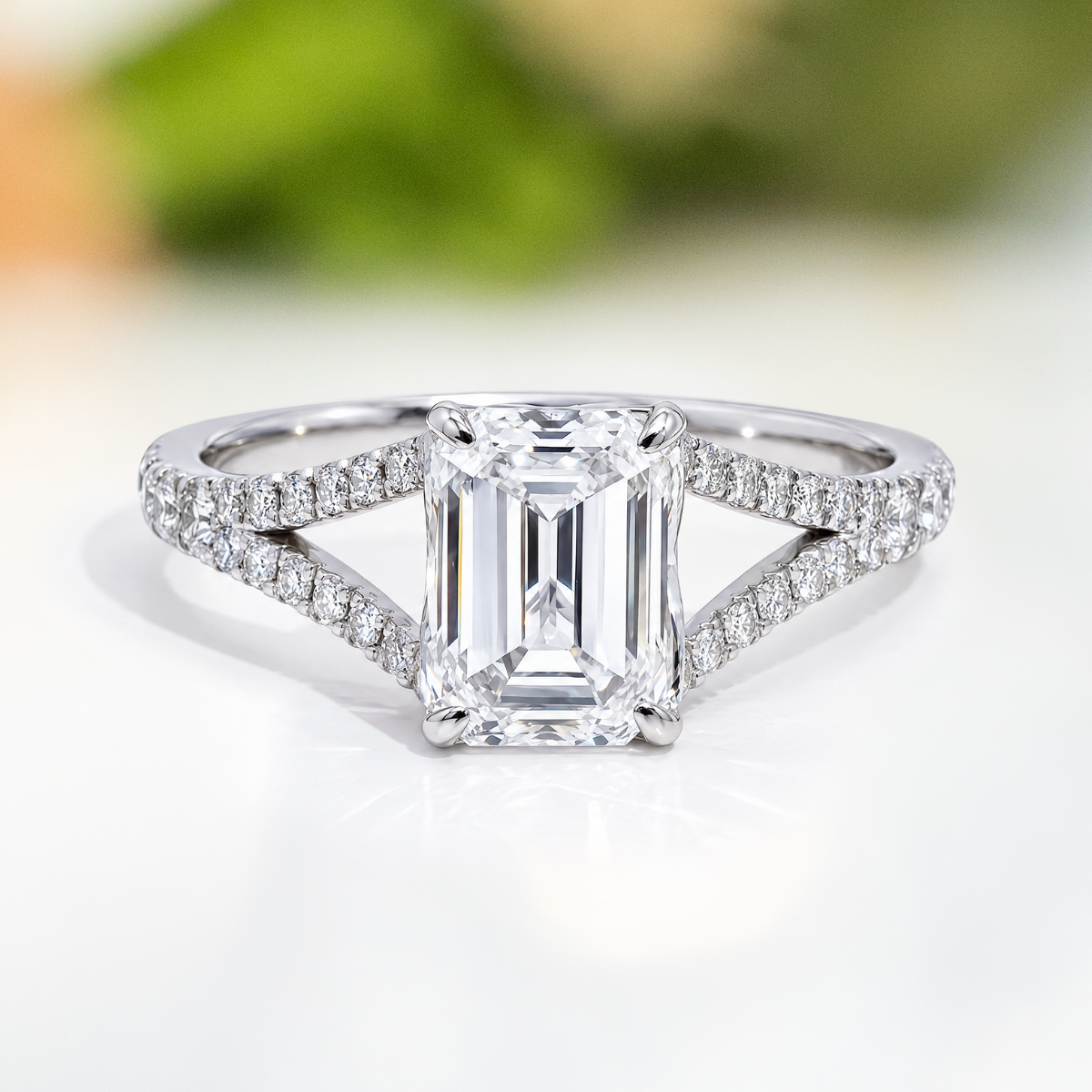 Load image into Gallery viewer, LUCCE LARA™ Emerald Lab Diamond 1.64ct D VVS2 IGI Platinum
