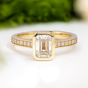 LUCCE CARLISLE™ Pavé Emerald Lab Diamond 1.02ct D VVS2 IGI 14K Yellow Gold