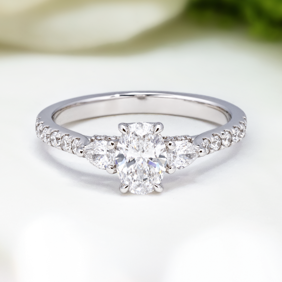 Load image into Gallery viewer, LUCCE SOPHIA™ Pavé Oval Lab Diamond 0.50ct E VVS2 IGI 14K White Gold
