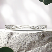Load image into Gallery viewer, Lucce Riza 0.14CTW Natural Diamond 18K White Gold
