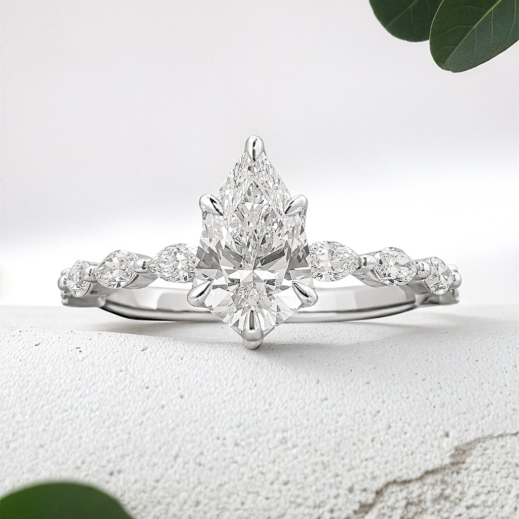 Load image into Gallery viewer, LUCCE MARCHESA™ Pear Lab Diamond 1.01ct E VVS2 IGI 18K White Gold
