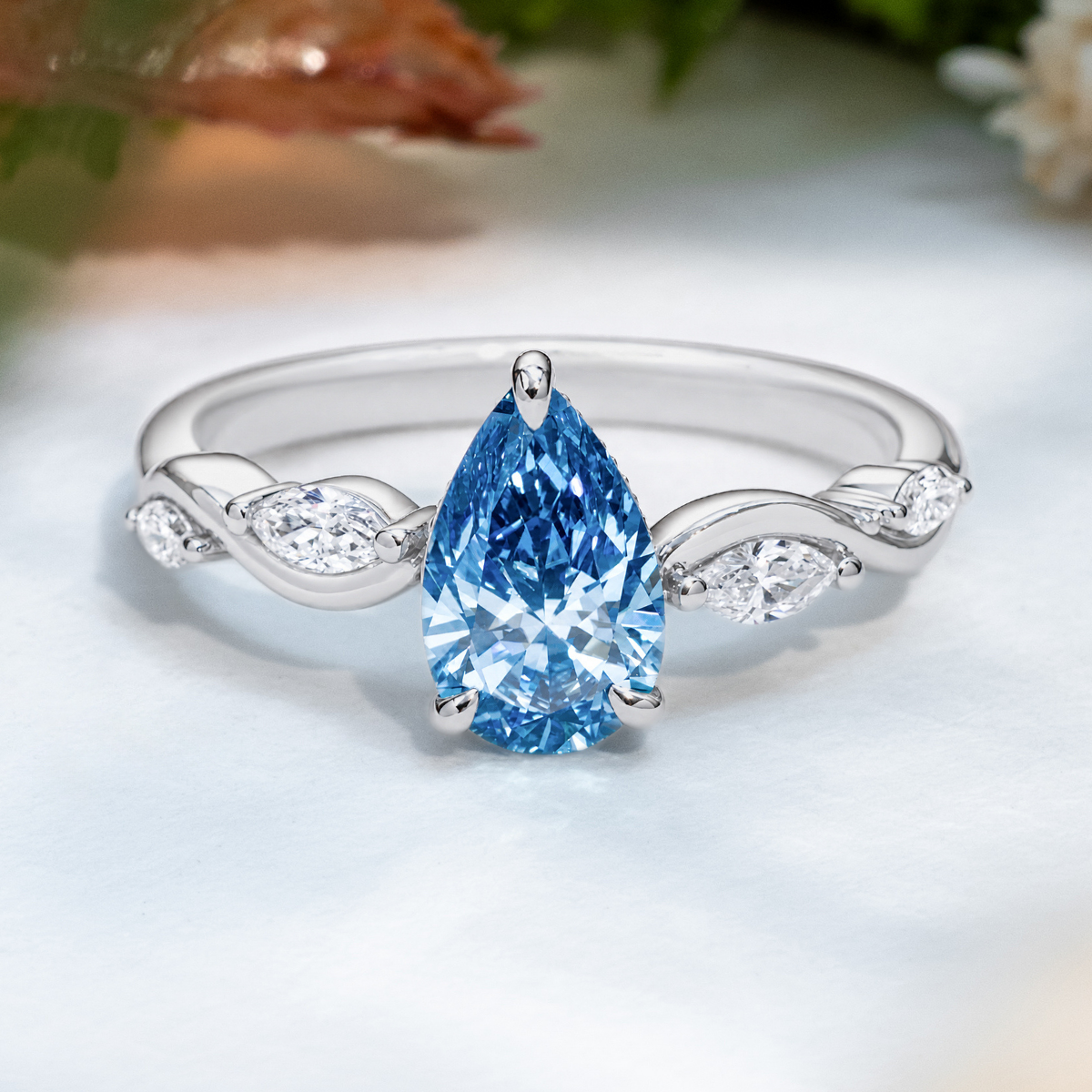 Load image into Gallery viewer, LUCCE CONSTANCE™ Viello OCEAN™ Blue Pear Lab Diamond 1.03ct Fancy Vivid Blue VS1 IGI 14K White Gold
