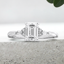 Load image into Gallery viewer, Lucce Alessa Emerald 1.06ct Lab Diamond D VVS2 IGI 18K White Gold
