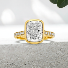 Load image into Gallery viewer, LUCCE CARLA™ Pavé Cushion Lab Diamond 3.08ct F VVS2 18K Yellow Gold
