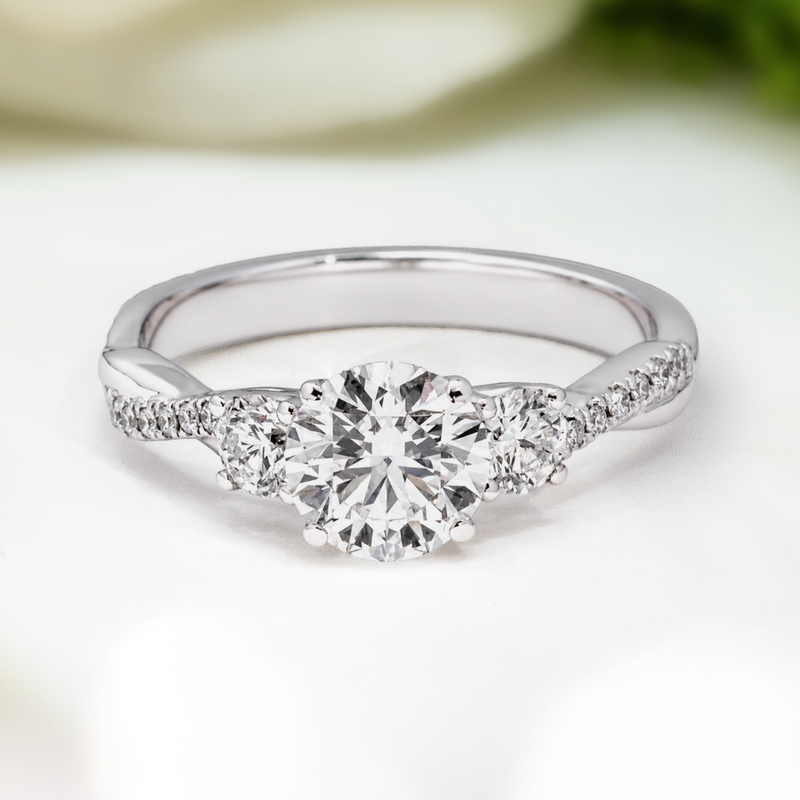 LUCCE FIORE™ Trio Round Lab Diamond 1.05ct D VS1 Id IGI 18K White Gold