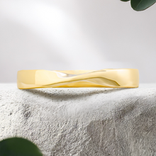 Load image into Gallery viewer, Lucce Esso Polished 3mm 14K Yellow Gold
