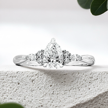 Load image into Gallery viewer, Lucce Alessa Pear Natural Diamond 0.50ct E VS2 GIA 18K White Gold
