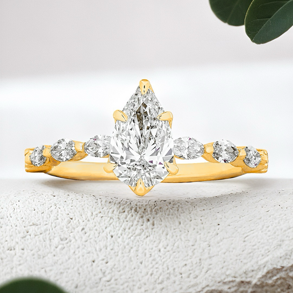 LUCCE PAULA™ Pear Natural Diamond 1.01ct H VS1 GIA 18K Yellow Gold