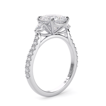 Load image into Gallery viewer, Lucce Sophia Pavé Round Diamond
