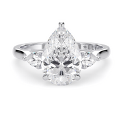 LUCCE SOPHIA™ Pear Diamond