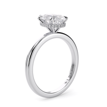 Load image into Gallery viewer, Lucce Verona Pear Diamond
