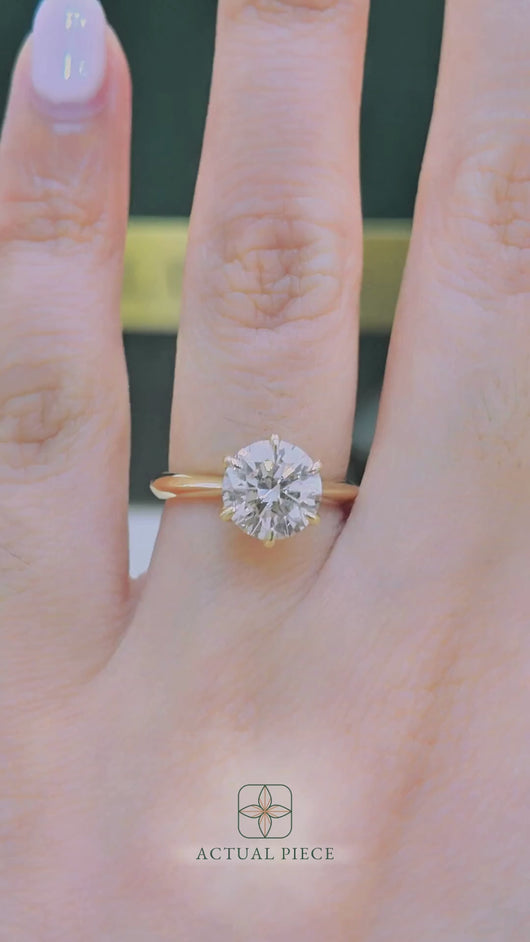 LUCCE ECUADORIAN™ Round Diamond