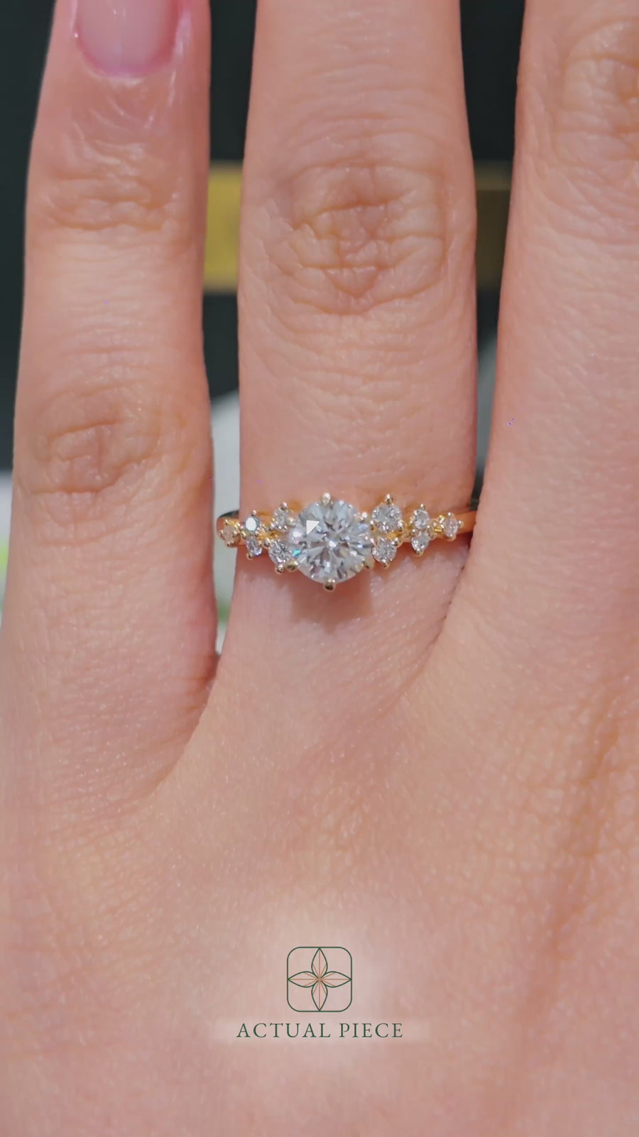 Load and play video in Gallery viewer, LUCCE Cluster Round Diamond Engagement Ring with Petal Prongs in Gold or Platinum
