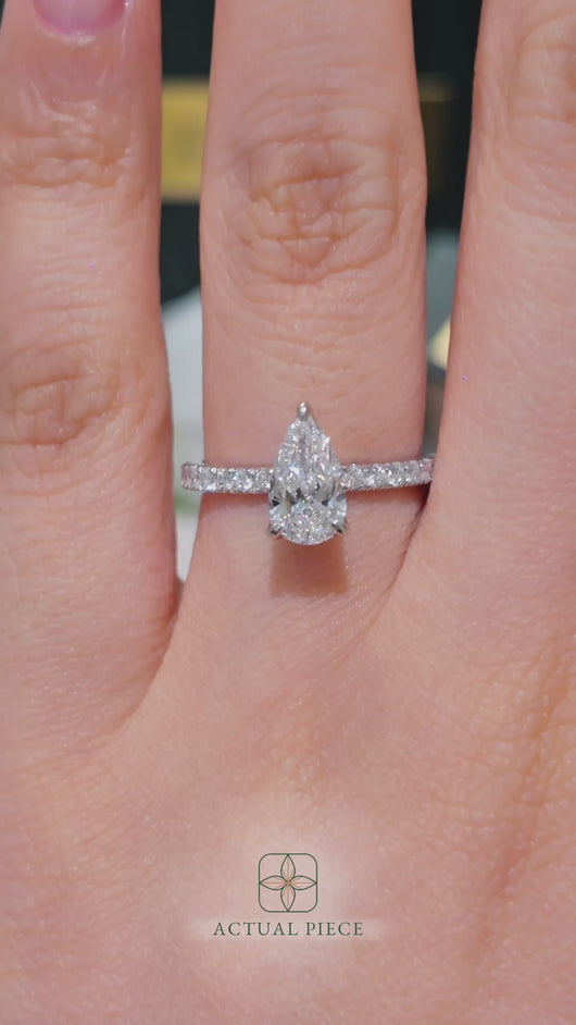 LUCCE LUCIA™ Halo Pavé Pear Lab Diamond 0.75ct D VVS2 IGI 18K White Gold