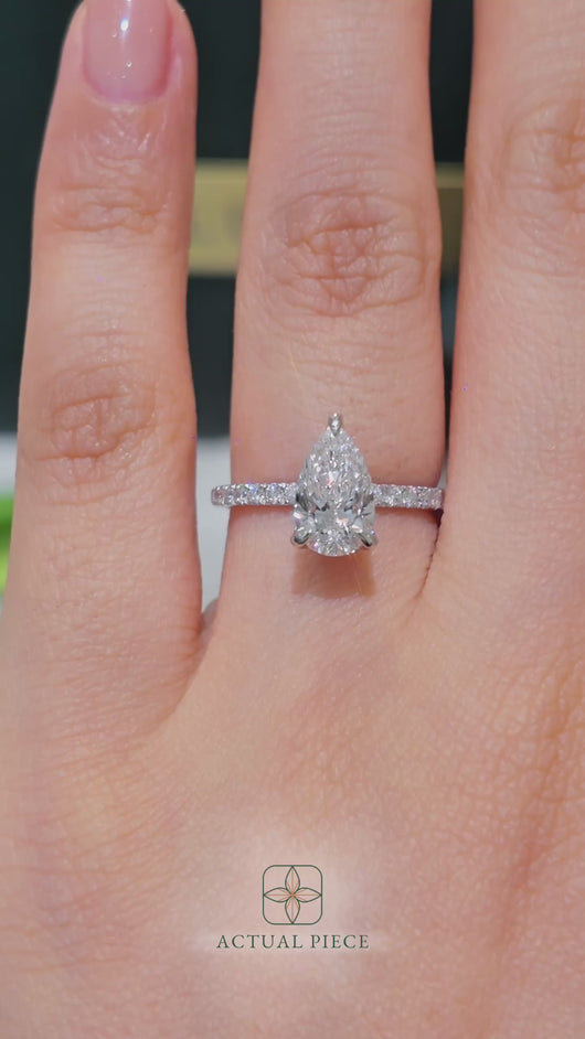 LUCCE LUCIA™ Halo Pavé Pear Diamond