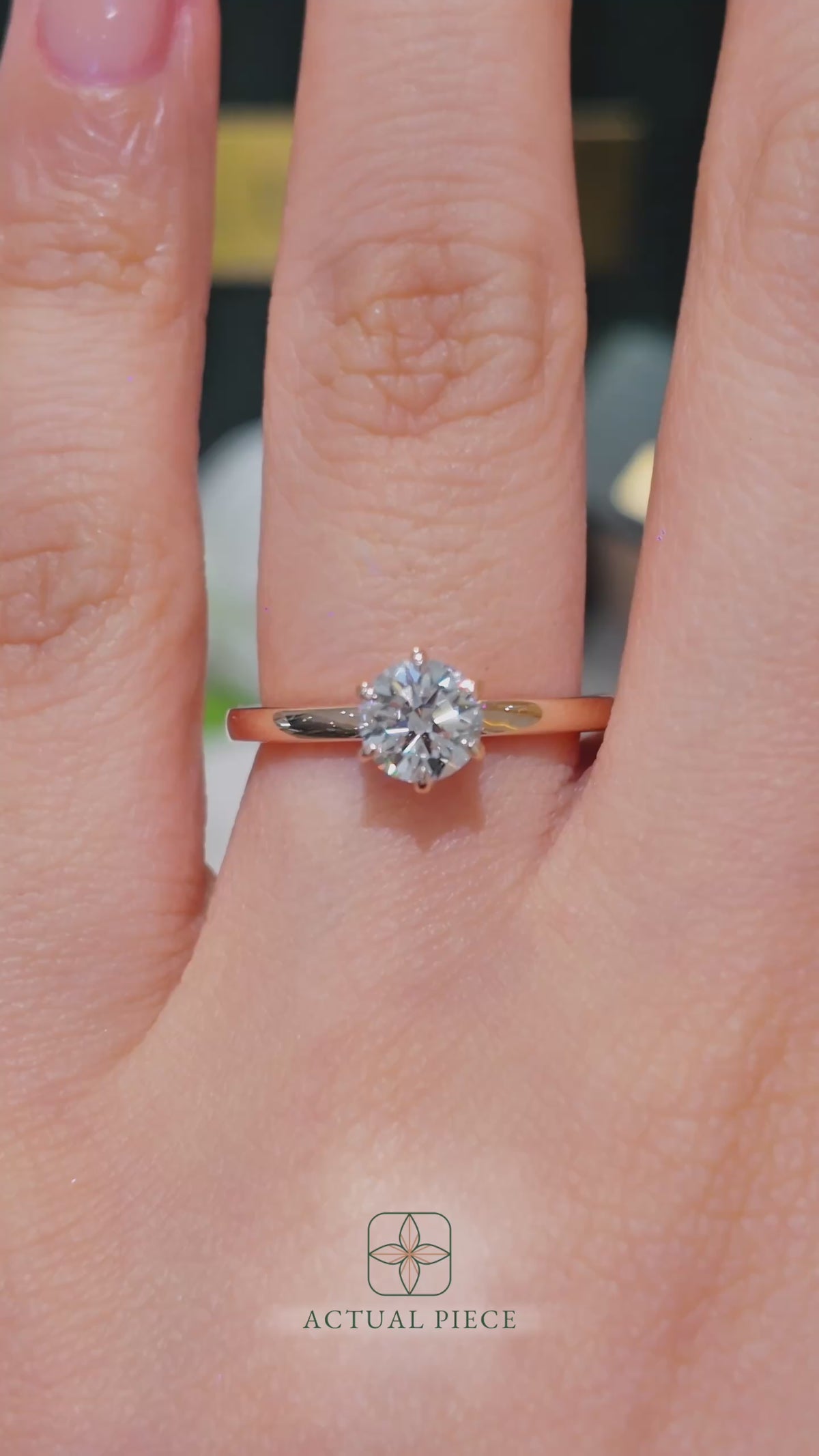 Load and play video in Gallery viewer, LUCCE Solitaire Round Diamond Engagement Ring with  Petal Prongs in Gold or Platinum
