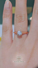 Load and play video in Gallery viewer, LUCCE AZALEA™ Round ROSÉ™ Lab Diamond 0.78ct Fancy Intense Pink VVS2 Ex IGI 18K Rose Gold
